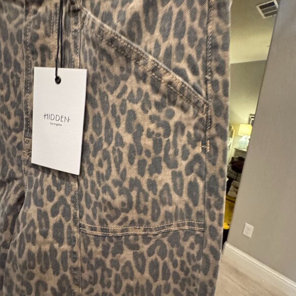 HIDDEN   Cheetah Comfort Flare with Seams - Picture 6 of 6